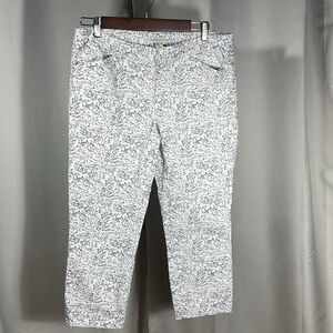Adrienne Vittadini White and Blue Patterned chino cropped paints